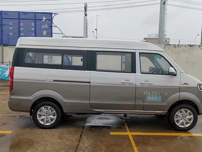 金杯（國(guó)六）新海獅S殯儀車(chē)